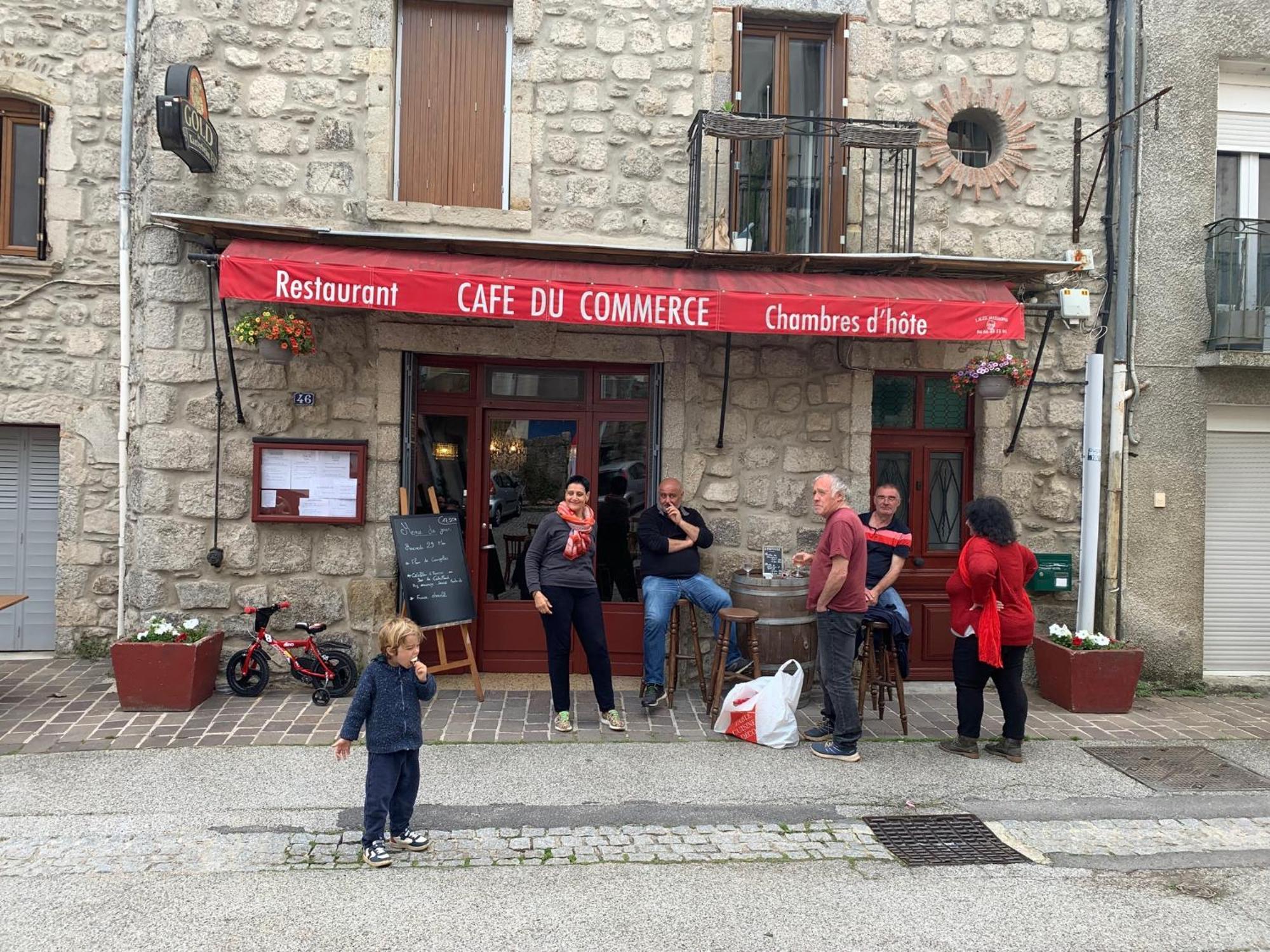 Cafe Du Commerce Genolhac エクステリア 写真